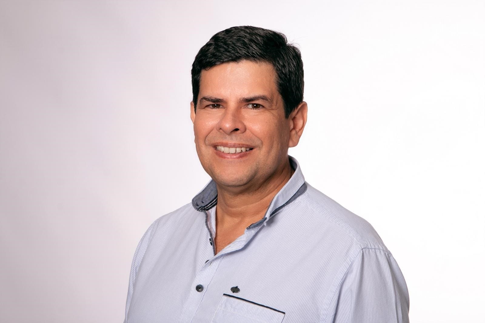 Willkommen Neurochirurg John Gomez Gallego: Ihr Experte für ACP- und Stammzellentherapie in unserer Praxis.